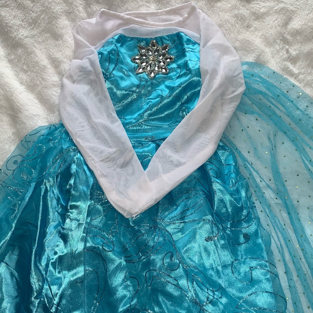 Elsa Halloween Costume Disney Princess Dress  Costume size 1 -3 years or 7-9 - Picture 5 of 9